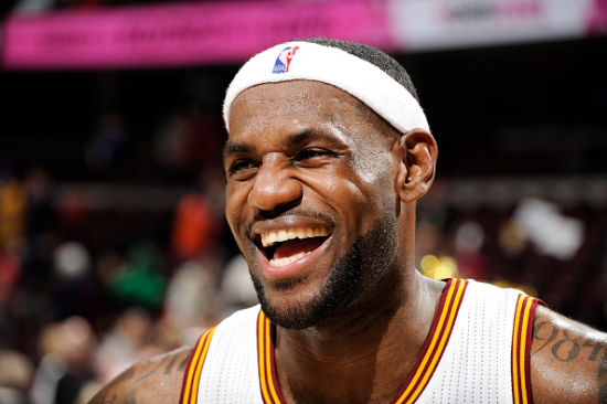 巴萨vs阿拉维斯首发：亚马尔领衔，德容缺席，佩德里替补（巴萨对阿拉维斯首发公布：亚马尔领衔，德容缺席，佩德里替补）