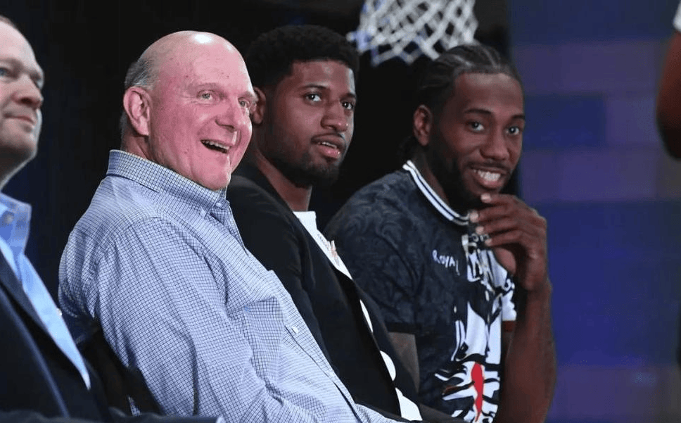 博洛尼亚3-1逆转帕尔马，圣地亚哥-卡斯特罗双响，胡安-米兰达破门（博洛尼亚3-1逆转帕尔马：圣地亚哥-卡斯特罗梅开二度，胡安-米兰达建功）