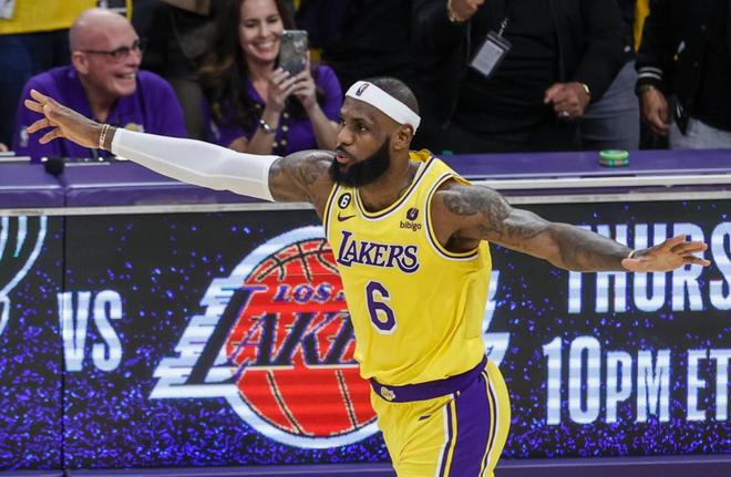 萨利巴复出对手教练下课，阿森纳赛前现变动（萨利巴回归之际对方主帅下课，阿森纳赛前突生变）