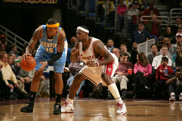 全国第十二届残疾人运动会：辽宁选手刘爽赛艇赛场连夺两金（辽宁选手刘爽在全国第十二届残运会赛艇项目连摘两金）