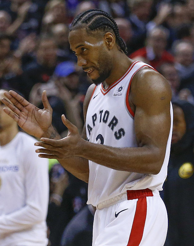 要打出来了？徐昕vs辽宁男篮砍14分6板2助 赛后采访逗乐记者（徐昕对阵辽宁砍14分6板2助，赛后妙语逗笑记者：要迎来爆发了吗？）